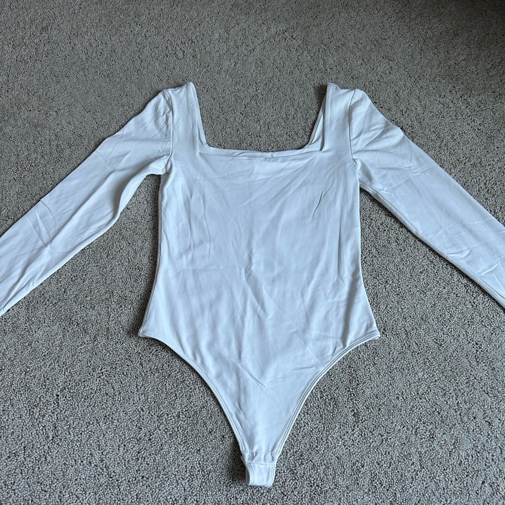 Babaton women’s White Long Sleeve Bodysuit